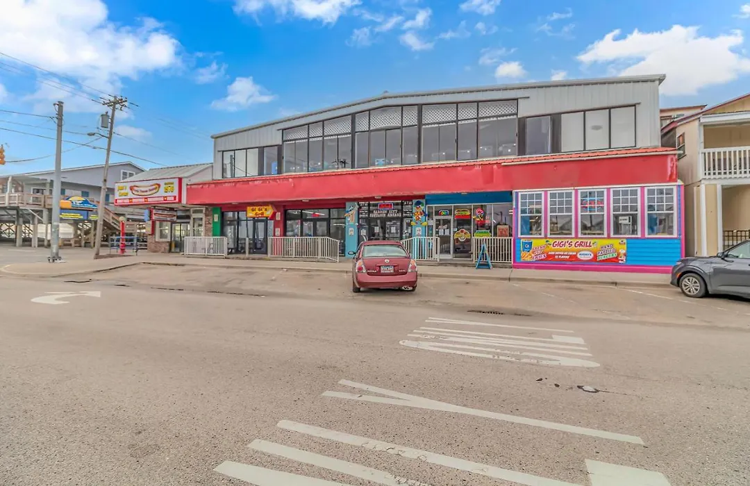 125 Atlantic Avenue Unit H - Pet Friendly! Walk To The Beach And Pier!1Br -1Ba - Sleeps 4 Guests!-1